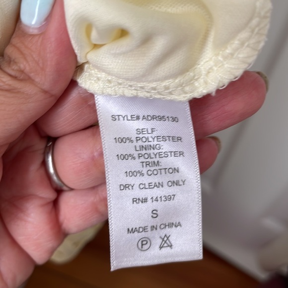 ASTR Lace Off The Shoulder Midi Dress Yellow Small - Picture 5 of 6